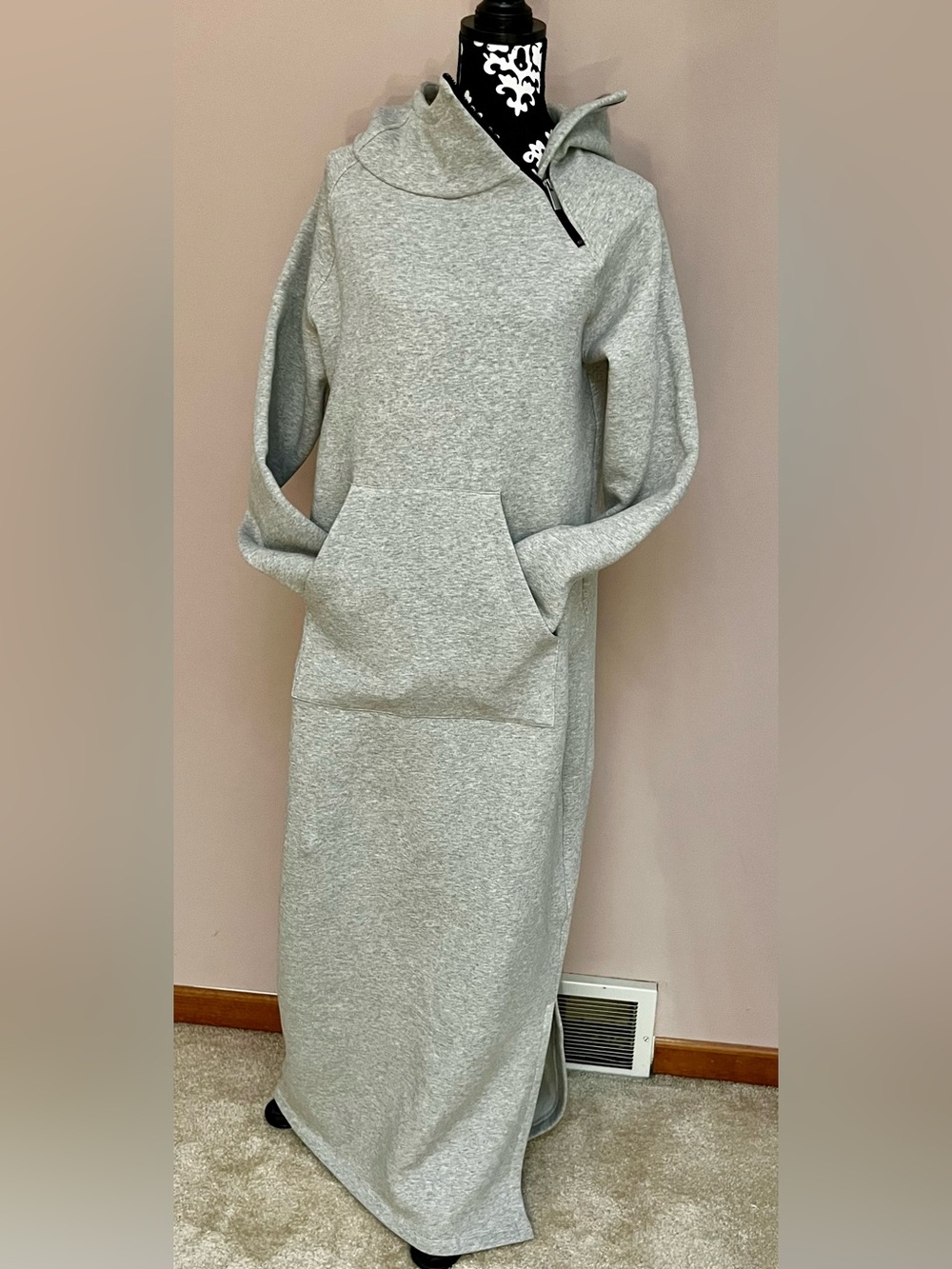 NWT Long Sleeve Hooded Maxi Dress in Light Gray - Picture 10 of 12
